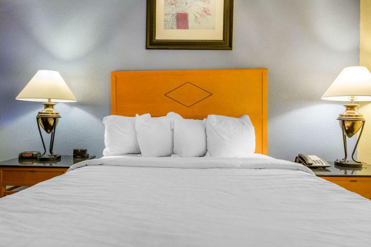 Days Inn & Suites By Wyndham Lebanon Pa מראה חיצוני תמונה